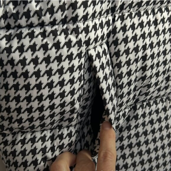 St John’s Bay Heavyweight Short Puffer Jacket in Black/White Houndstooth Plaid - Picture 5 of 10